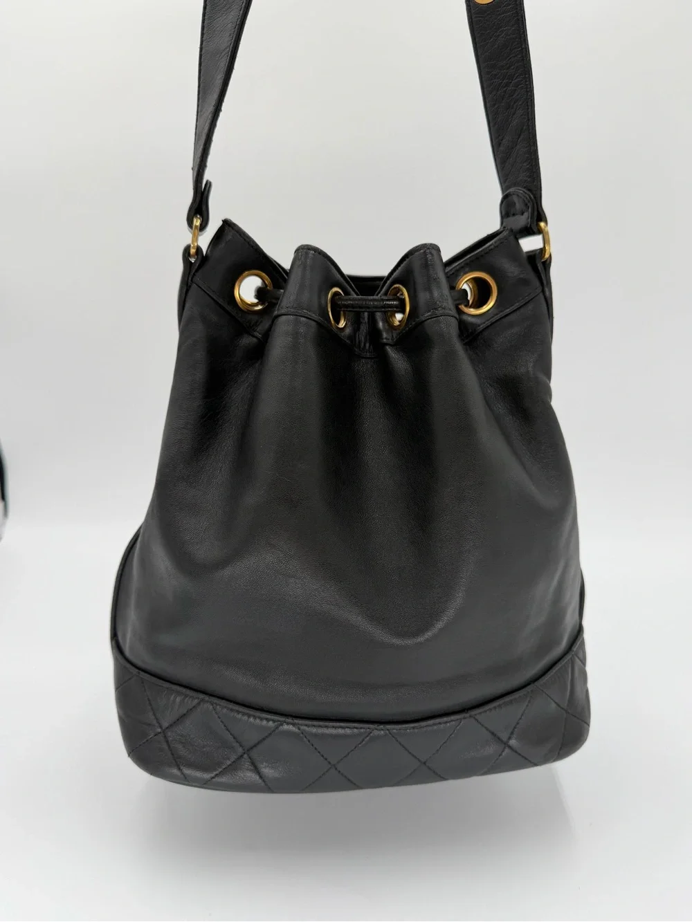 🖤💛CHANEL Black Lambskin Bucket Bag with Gold Chain W/Dust Bag and Entrupy COA